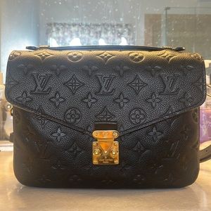 Louis Vuitton Pochette Métis Empriente black